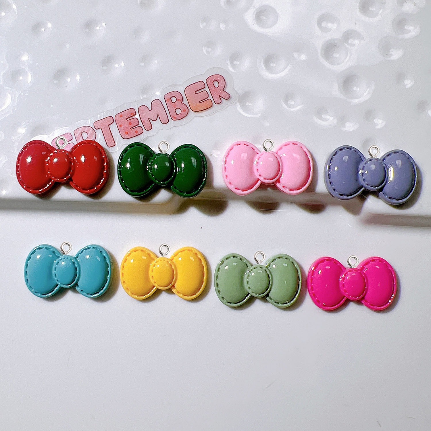 Resin Art Earrings Material - 10 Stück niedliche Cartoon-Bowknot-Harz-Anhänger für Schmuckzubehör,
