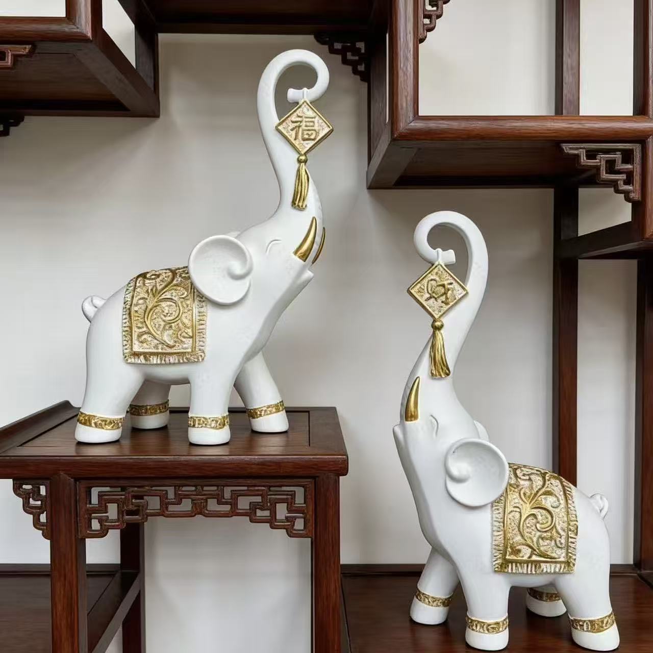 Resin Art For Anniversary Gift - Ein Paar Glücksbringende Elefantenrüssel-Figuren im Chinesischen